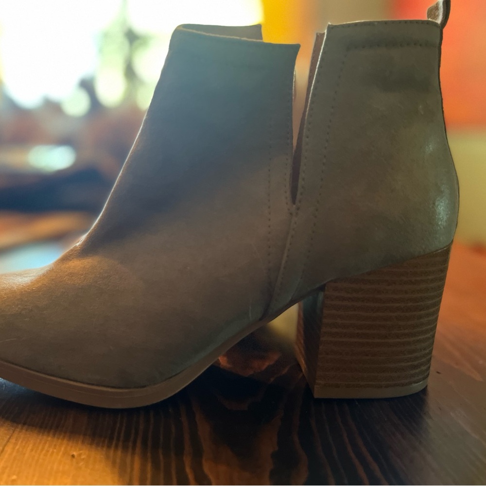 Grey booties - Picture 3 of 4